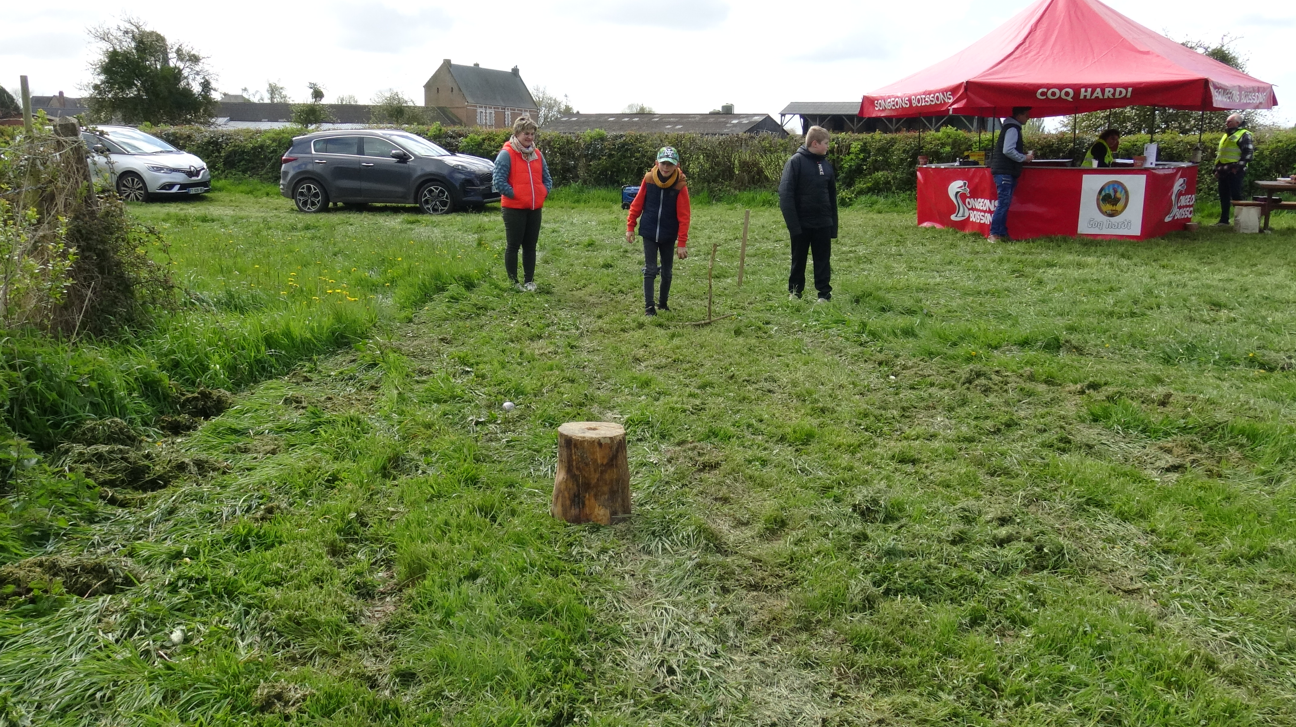 Record de lancer d'œufs à Campeaux