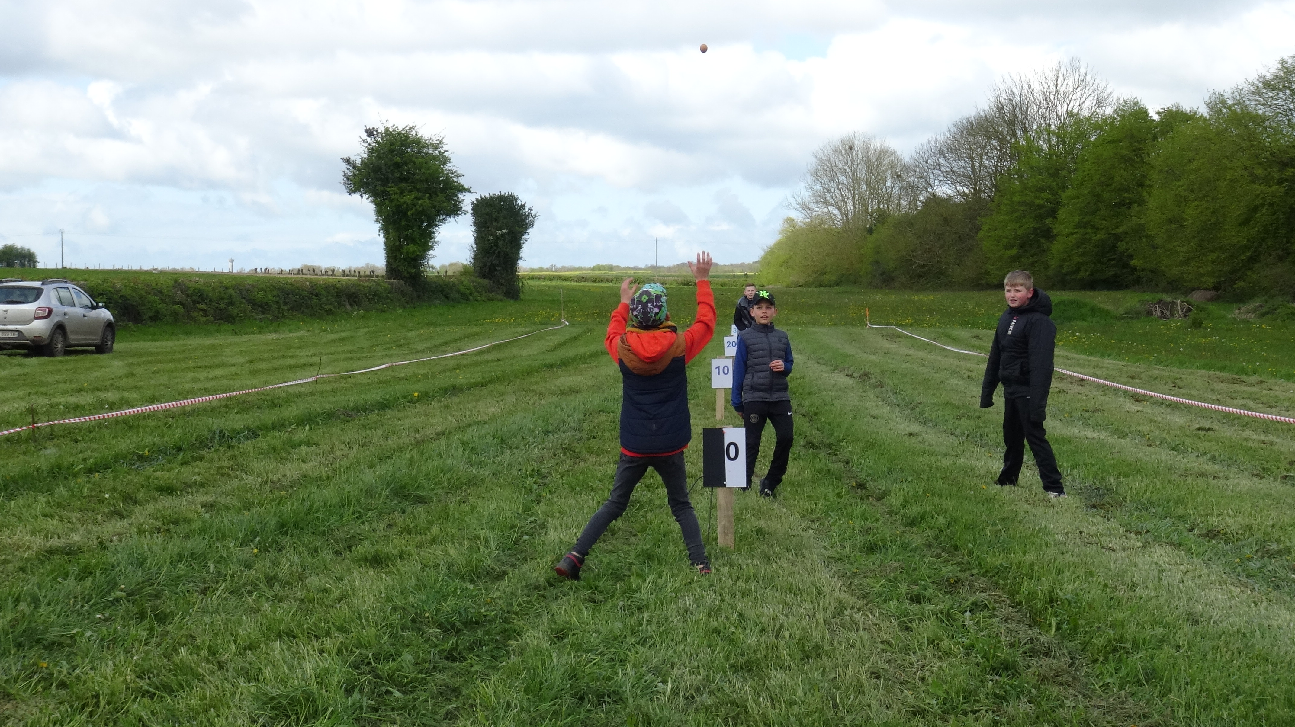 Record de lancer d'œufs à Campeaux