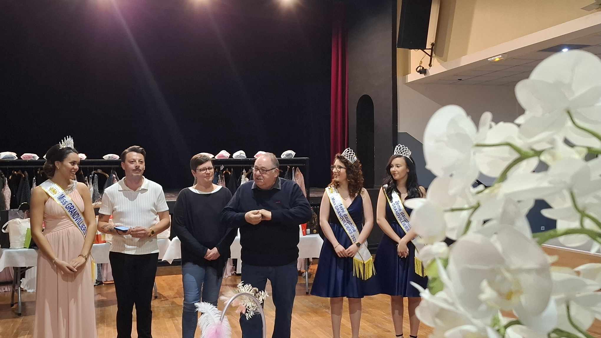 Remise des cadeaux pour Miss Grandvilliers