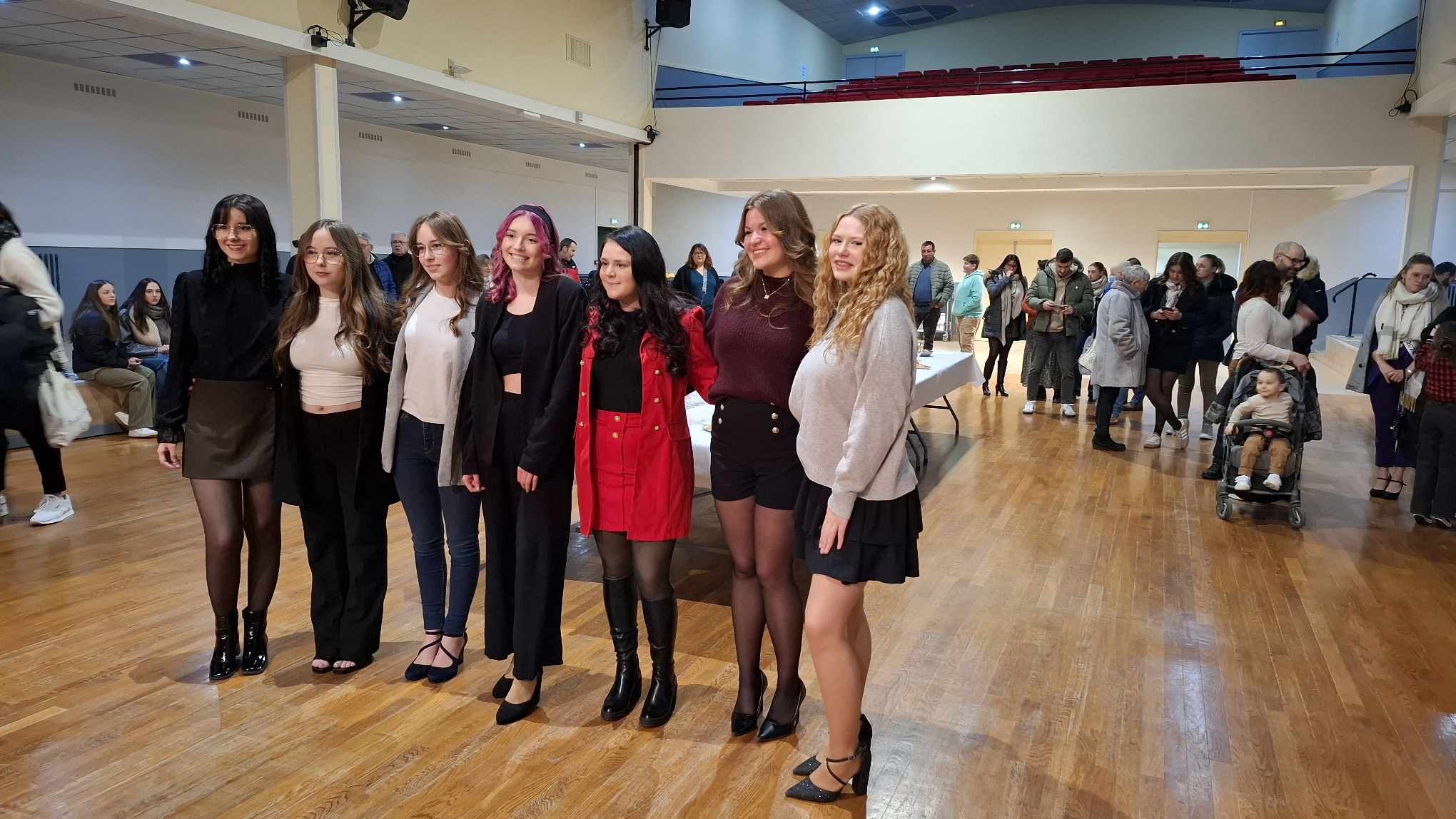 Remise des cadeaux pour Miss Grandvilliers